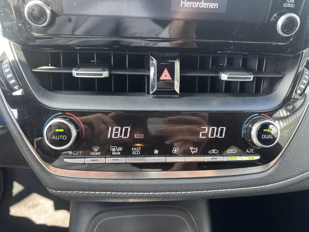 Toyota Corolla 2.0 Hybrid Dynamic uit 2020, foto 20