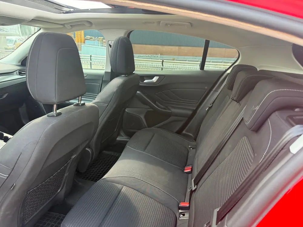 Ford Focus 1.0 EcoBoost Titanium Business_AUTOMAAT_PA uit 2019, foto 10