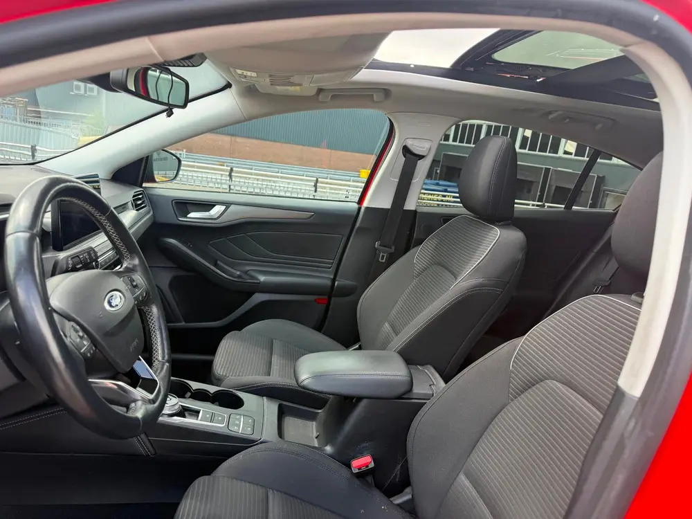 Ford Focus 1.0 EcoBoost Titanium Business_AUTOMAAT_PA uit 2019, foto 4