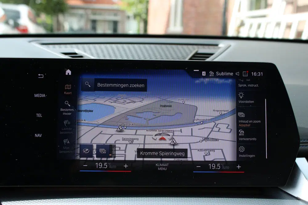 BMW X1 SDrive20i uit 2023, foto 11