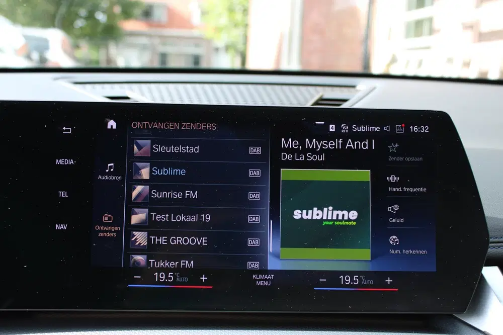 BMW X1 SDrive20i uit 2023, foto 13