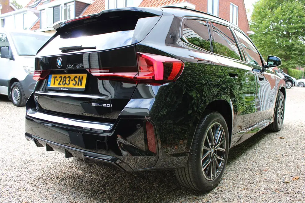 BMW X1 SDrive20i uit 2023, foto 4