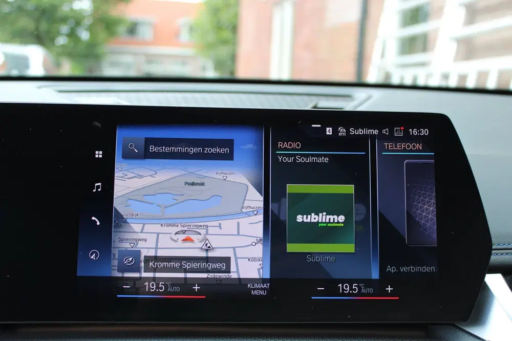 BMW X1 SDrive20i uit 2023, foto 7