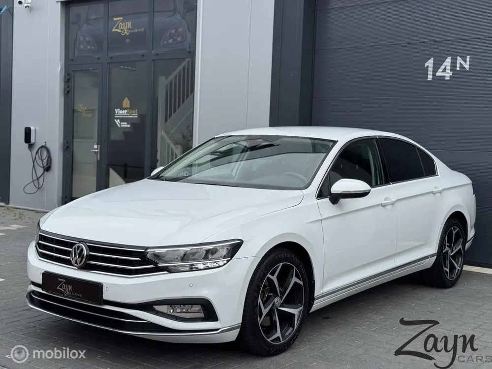 Volkswagen Passat 1.5 TSI Elegance Business R | DSG | Ergo | uit 2019