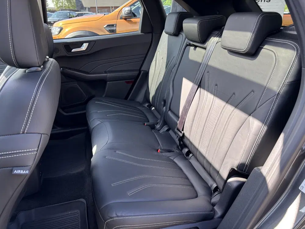 Ford Kuga 2.5 PHEV Vignale uit 2021, foto 10