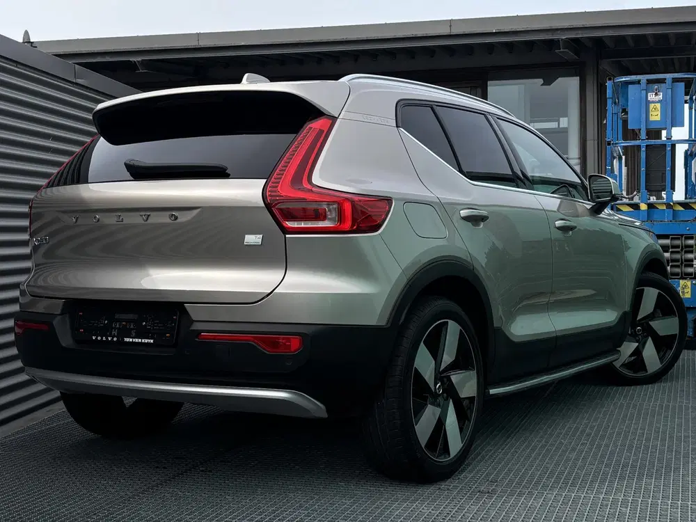 Volvo XC40 1.5 T4 Plug-in hybrid Ultimate Bright uit 2022, foto 3