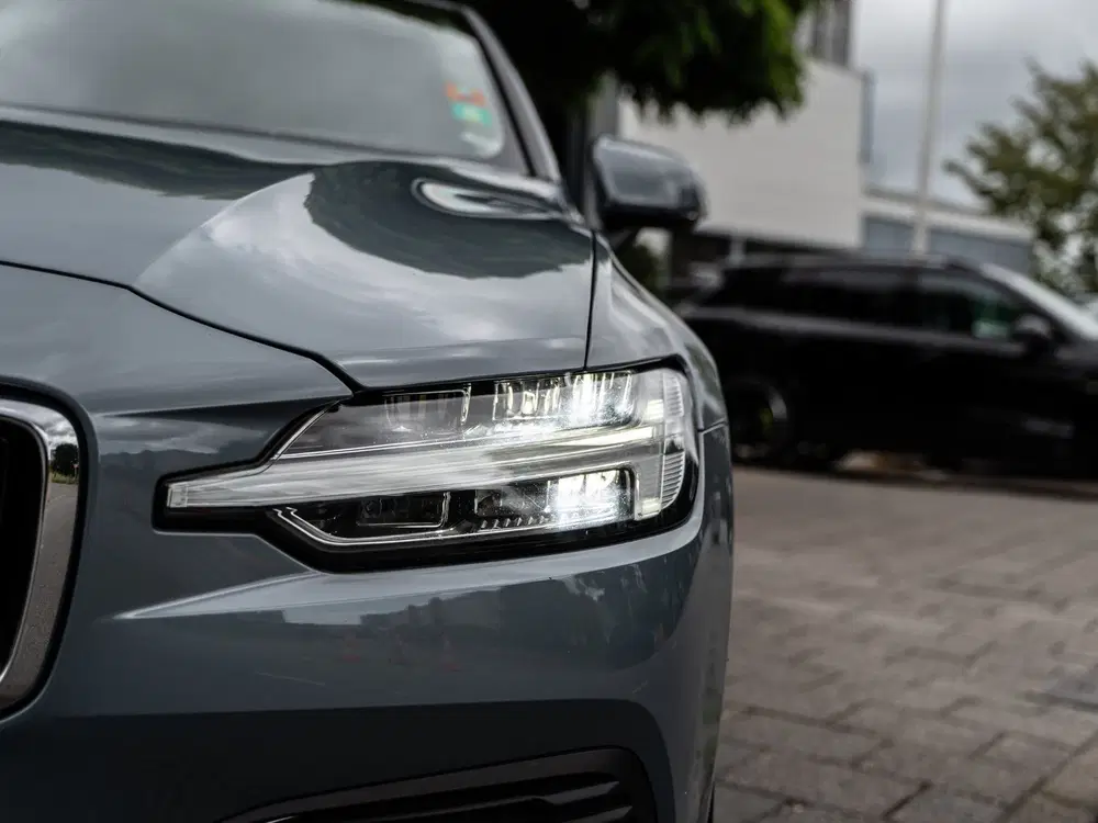 Volvo S60 2.0 Recharge T6 AWD Core uit 2022, foto 14
