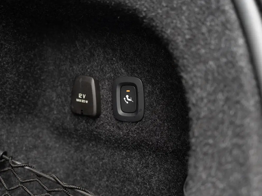 Volvo S60 2.0 Recharge T6 AWD Core uit 2022, foto 19