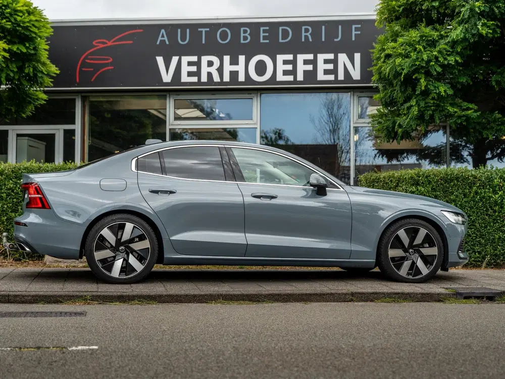 Volvo S60 2.0 Recharge T6 AWD Core uit 2022, foto 7