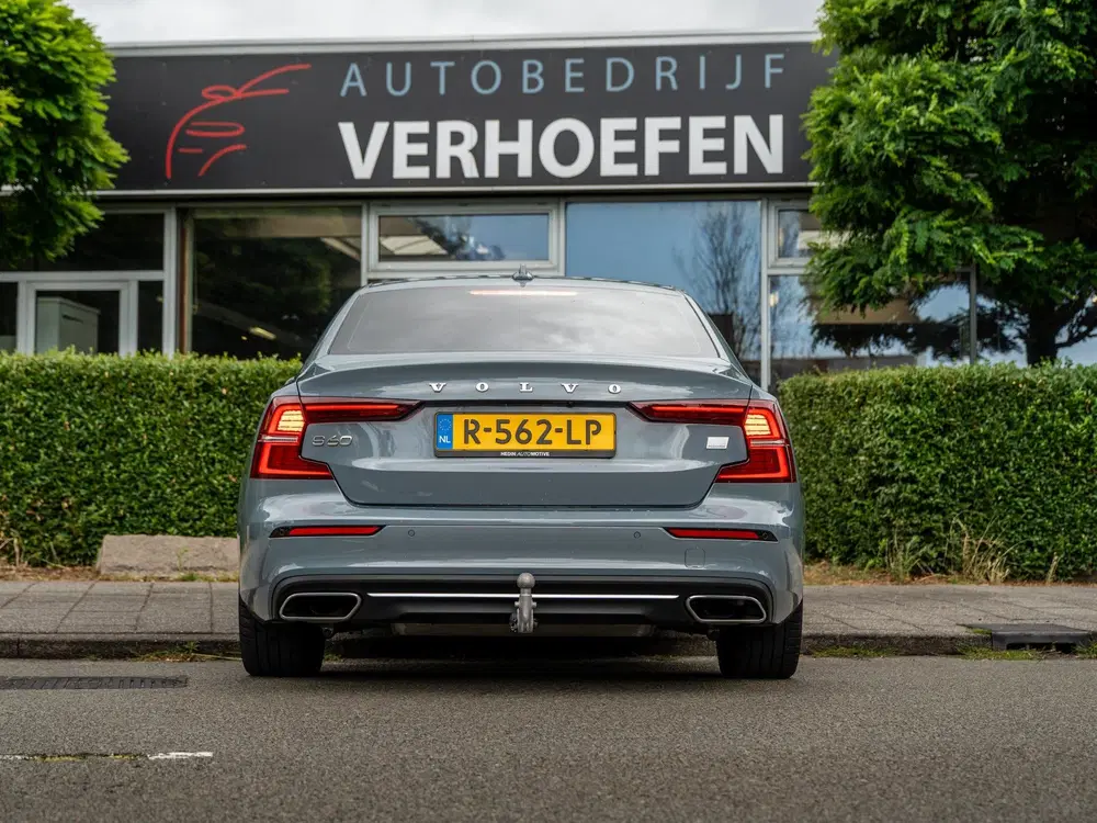 Volvo S60 2.0 Recharge T6 AWD Core uit 2022, foto 9