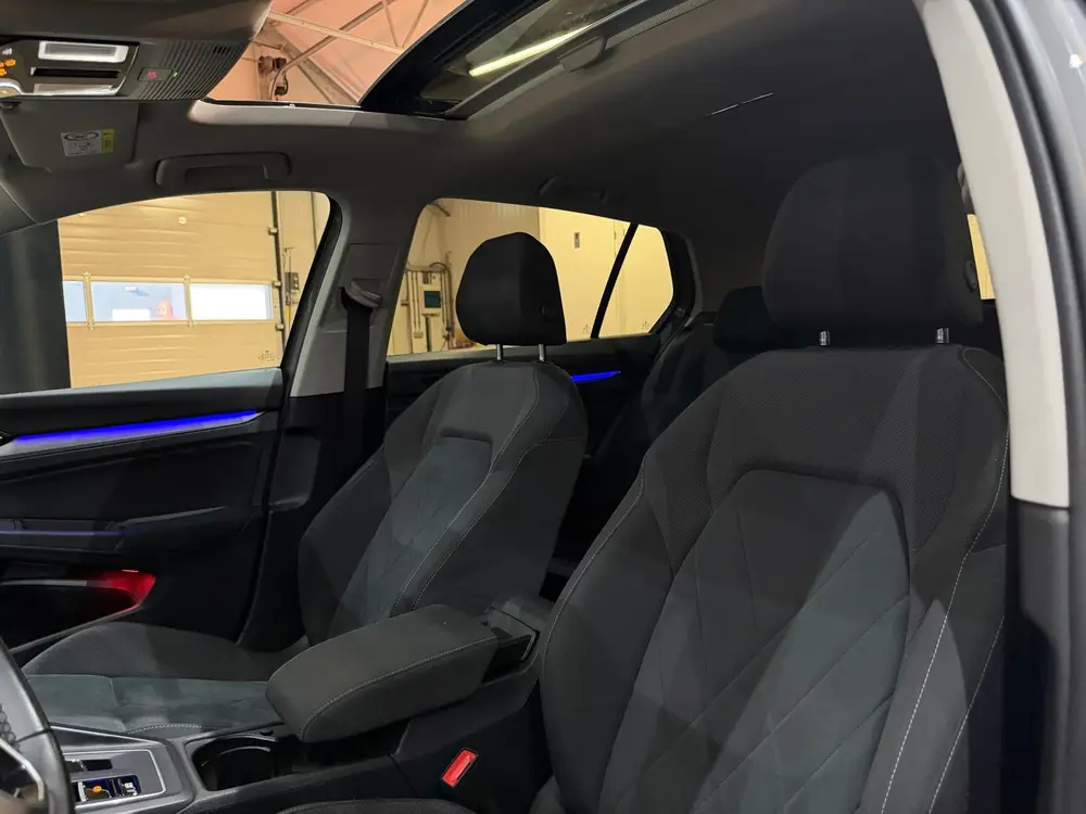 Volkswagen Golf 1.5 eTSI Style DSG Automaat Pano Memory-Mass uit 2021, foto 19