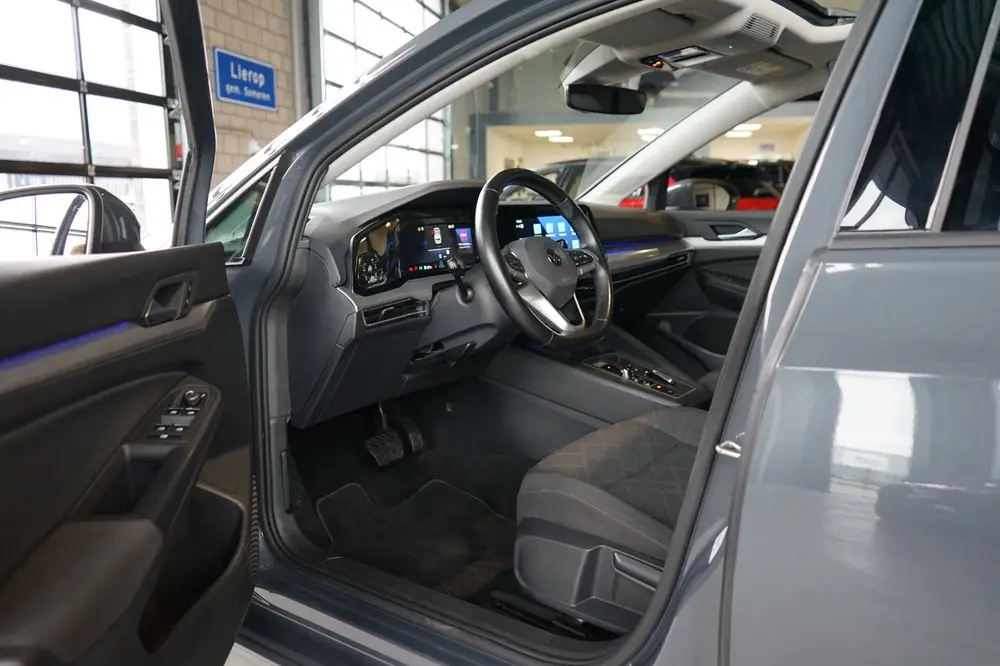 Volkswagen Golf 1.5 eTSI PANO | SFEER | 19'' | IQ | CARPLAY uit 2020, foto 4
