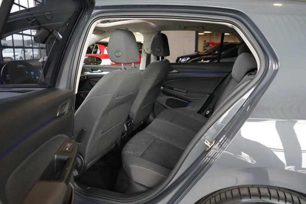 Volkswagen Golf 1.5 eTSI PANO | SFEER | 19'' | IQ | CARPLAY uit 2020, foto 6