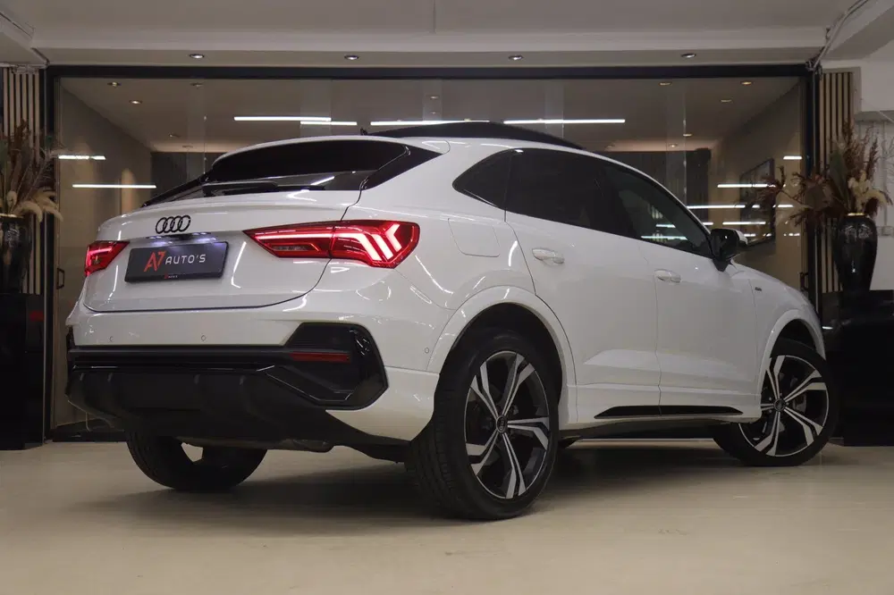 Audi Q3 45 TFSI e S Edition 3X S-Line uit 2022, foto 4