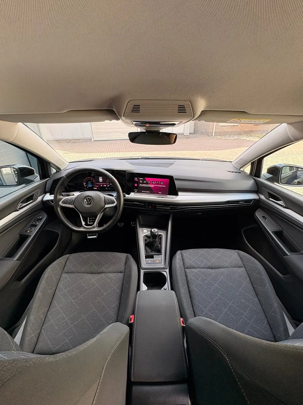 Volkswagen Golf 8 - 1.5 TSI 130pk 2020 Zwart uit 2020, foto 15