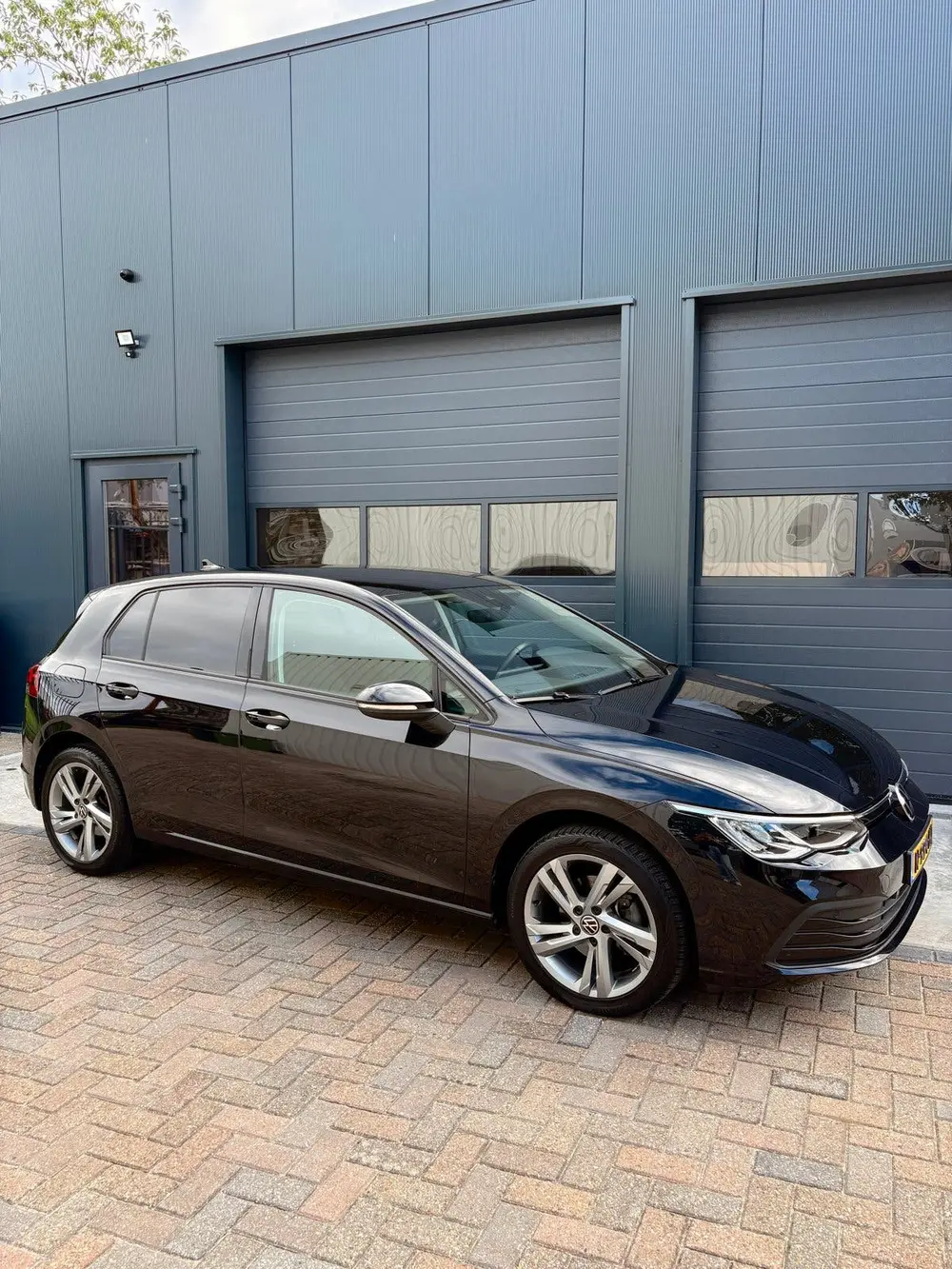 Volkswagen Golf 8 - 1.5 TSI 130pk 2020 Zwart uit 2020, foto 2