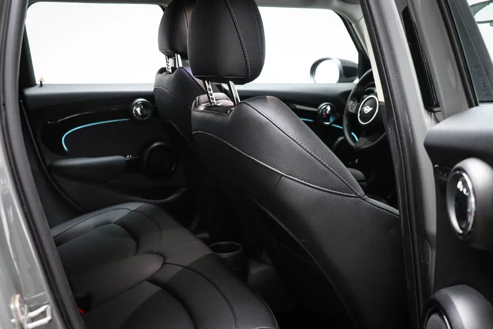 Mini Cooper 1.5 Cooper Business Edition uit 2022, foto 12