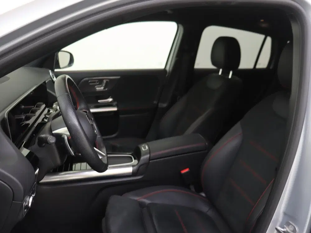 Mercedes-Benz GLA 250 e AMG Line uit 2024, foto 11