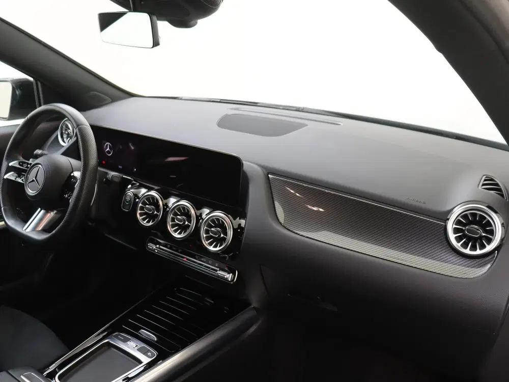 Mercedes-Benz GLA 250 e AMG Line uit 2024, foto 5