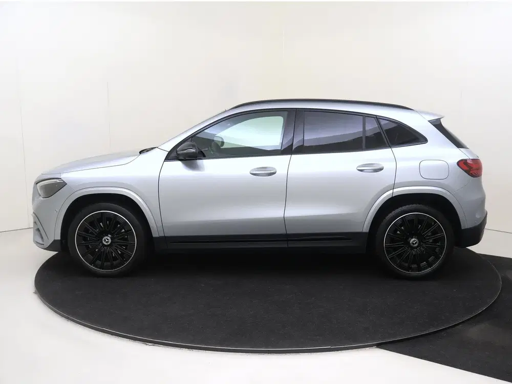 Mercedes-Benz GLA 250 e AMG Line uit 2024, foto 8