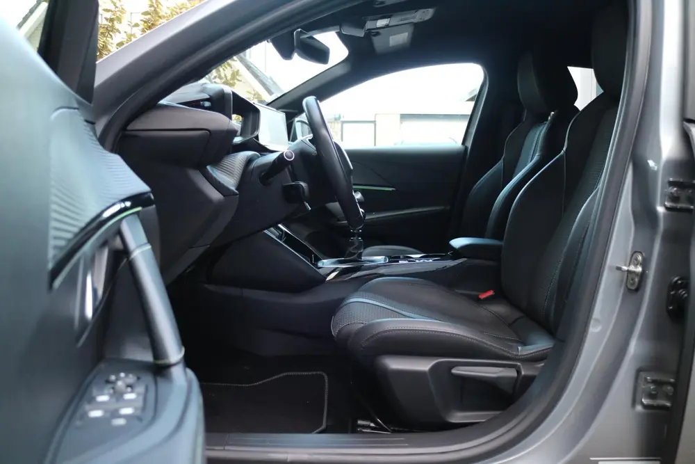 Peugeot 208 1.2 PureTech GT Pack uit 2022, foto 8