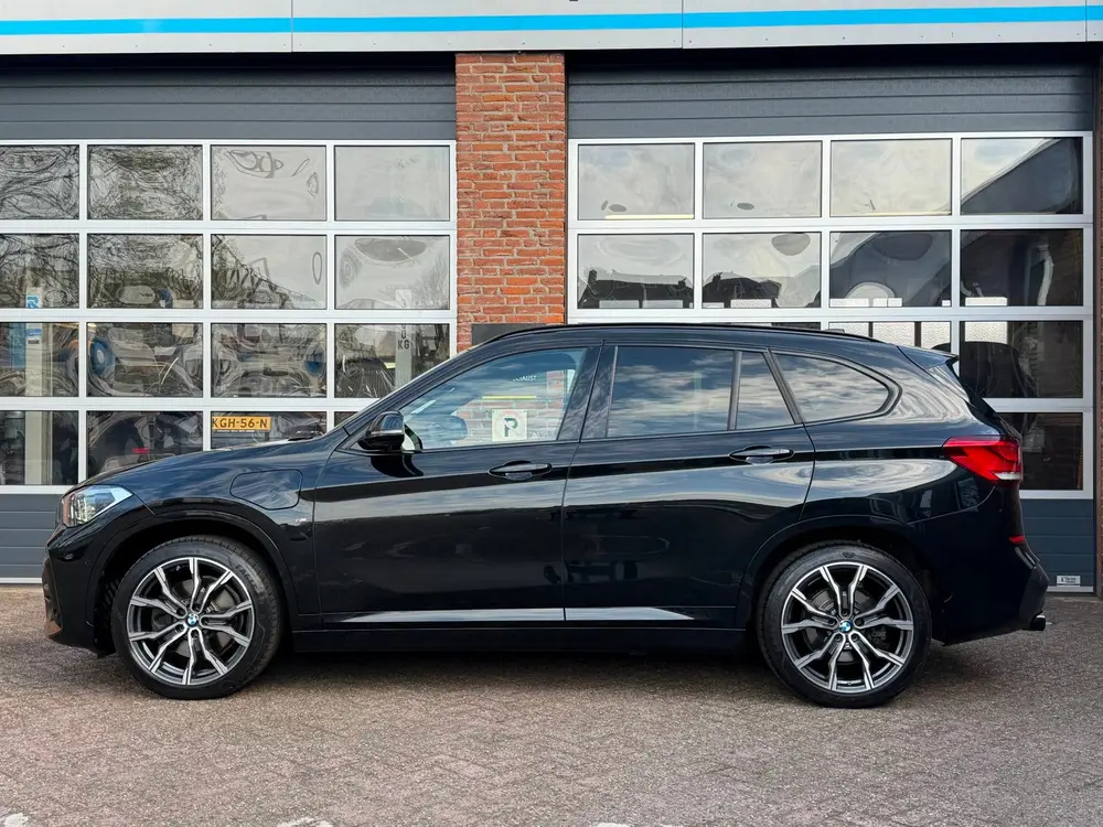 BMW X1 XDrive25e eDrive Edition M Sport uit 2021, foto 2