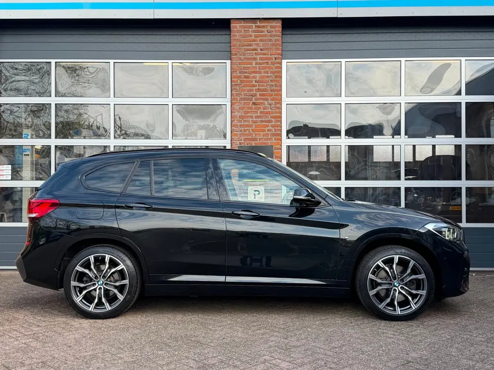 BMW X1 XDrive25e eDrive Edition M Sport uit 2021, foto 5