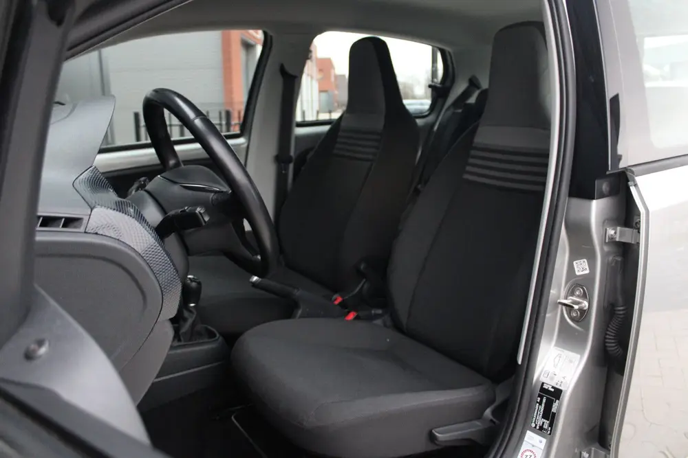 Volkswagen Up! 1.0 - Airco Auto - Camera - Stoelverwarming uit 2021, foto 10