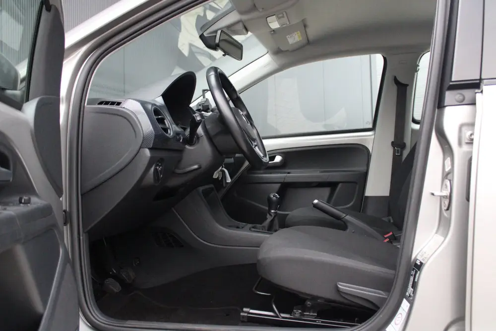 Volkswagen Up! 1.0 - Airco Auto - Camera - Stoelverwarming uit 2021, foto 11