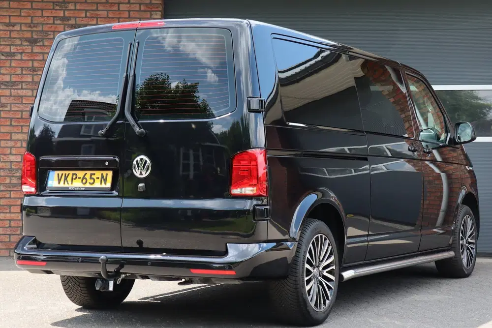 Volkswagen Transporter 2.0 TDI DSG L2H1 DC Bulli uit 2021, foto 2