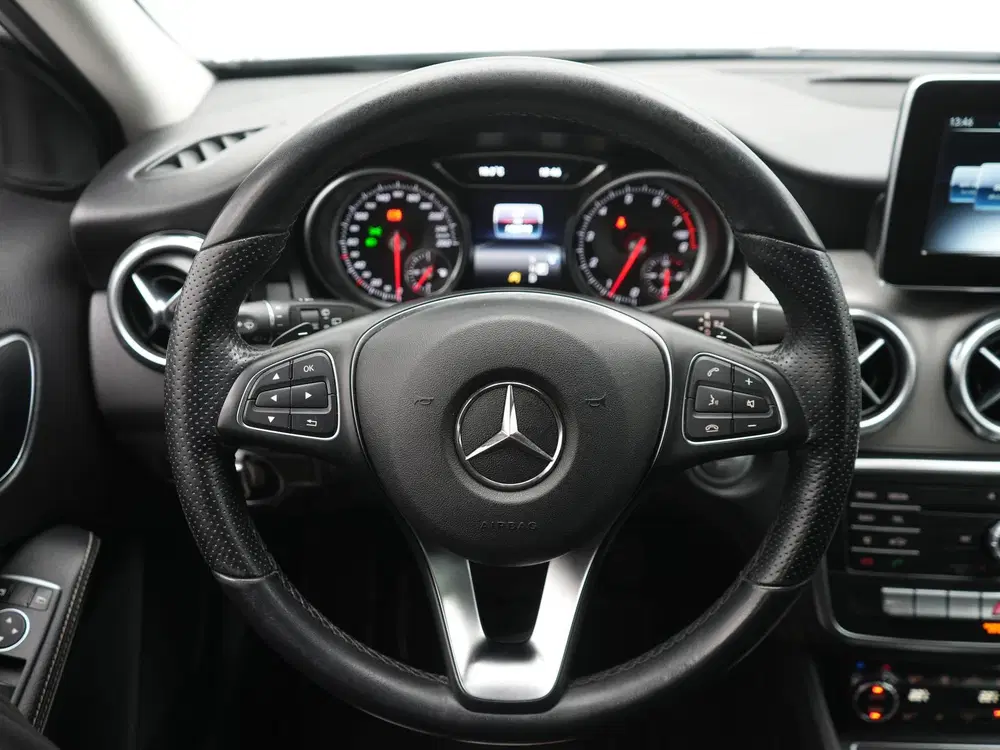 Mercedes-Benz GLA GLA 180 Premium Plus uit 2019, foto 16