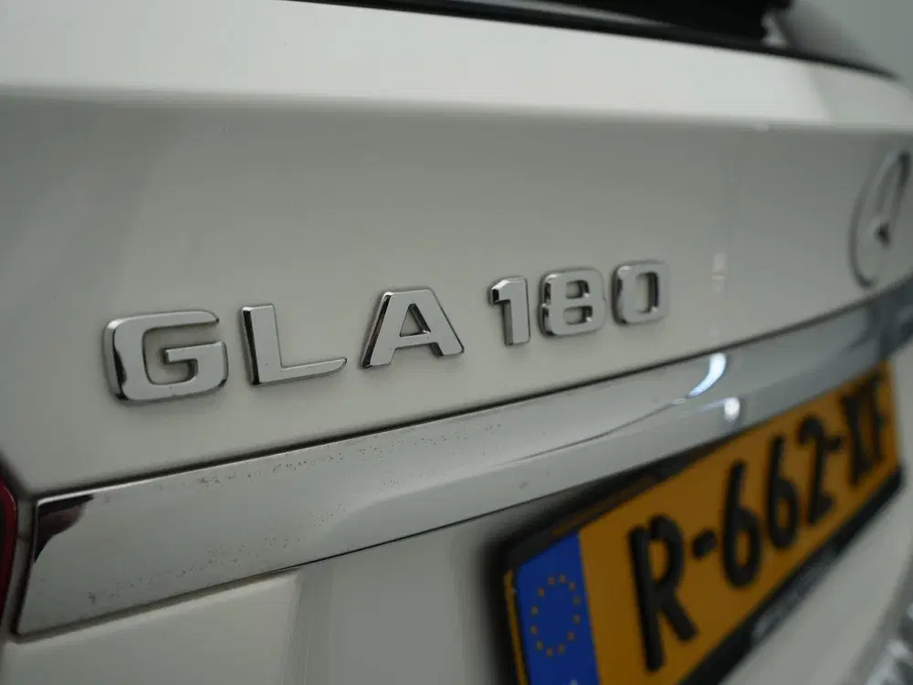 Mercedes-Benz GLA GLA 180 Premium Plus uit 2019, foto 8