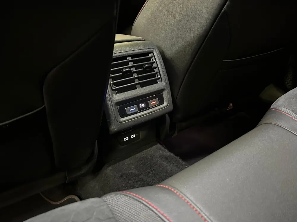 Volkswagen Golf 2.0 TSI GTI Pano uit 2021, foto 19