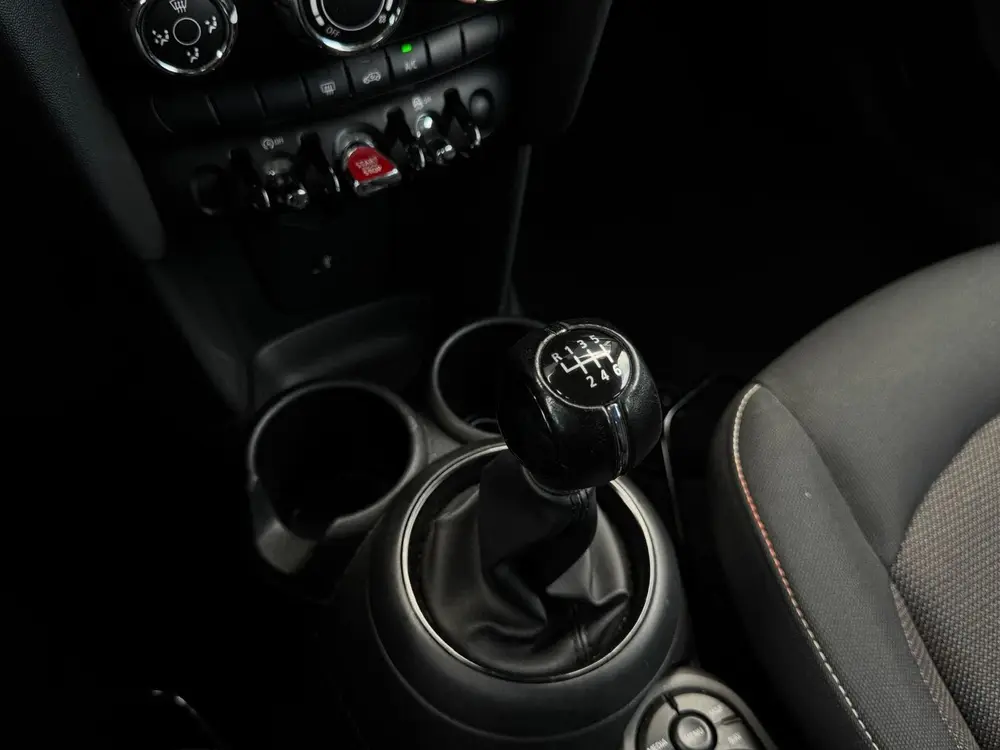 Mini 5-Deurs 1.5 Cooper Business Edition ORG NL | SPORTVELGE uit 2019, foto 16