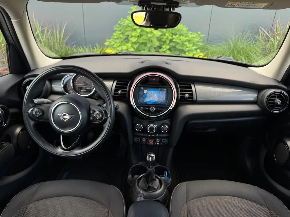 Mini 5-Deurs 1.5 Cooper Business Edition ORG NL | SPORTVELGE uit 2019, foto 2