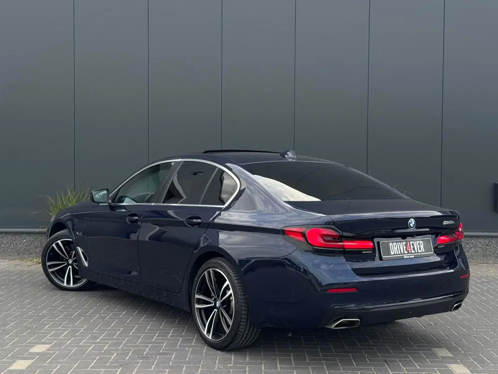 BMW 5-serie 520e LCI High Executive uit 2022, foto 5