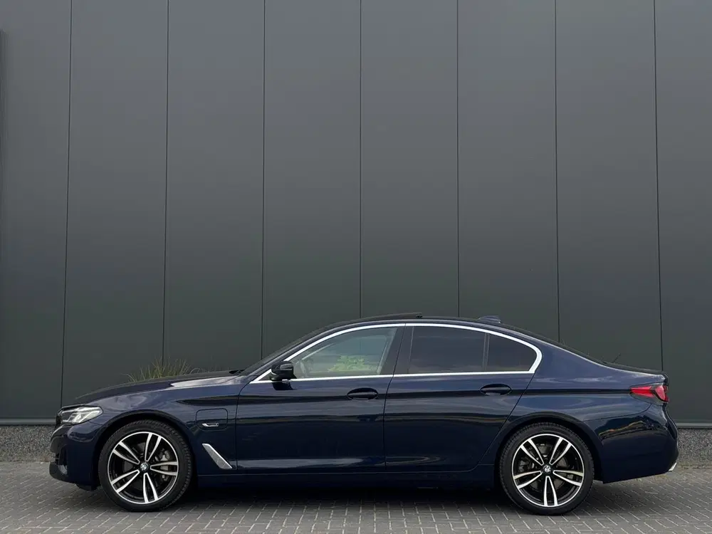 BMW 5-serie 520e LCI High Executive uit 2022, foto 8