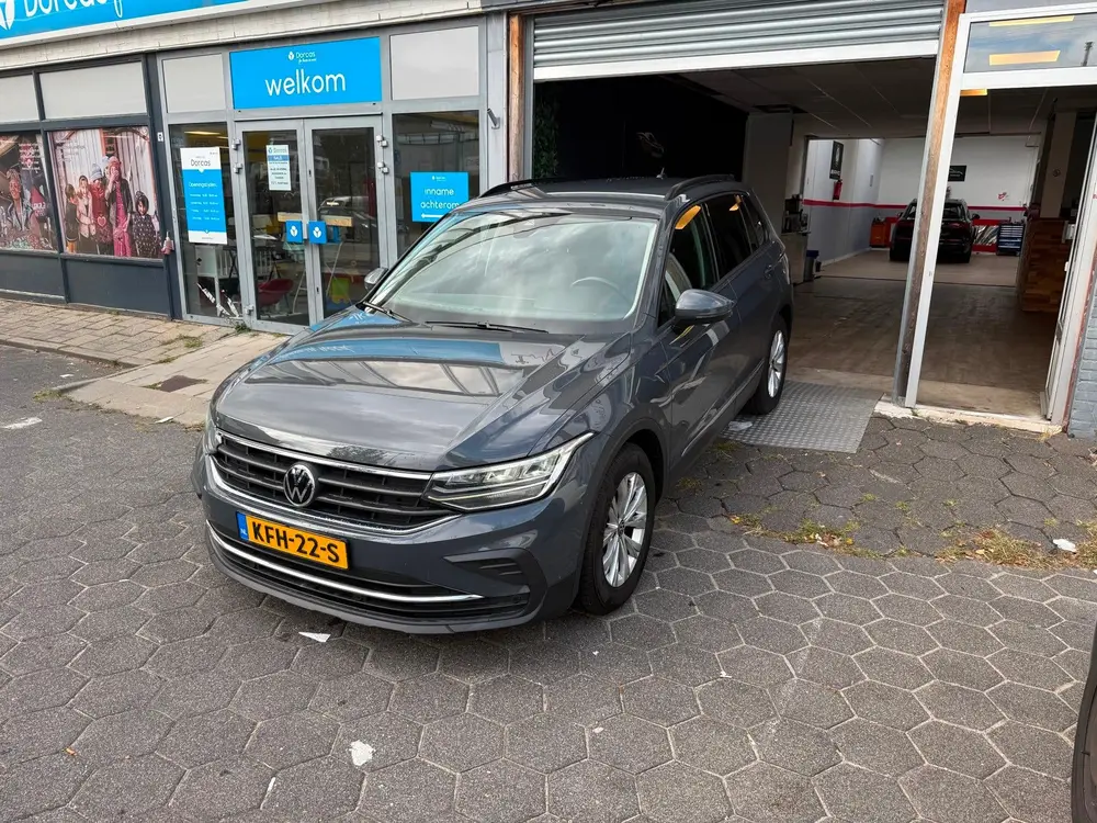 Volkswagen TIGUAN 1.5 TSI Life Business uit 2020, foto 14