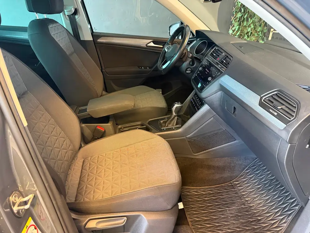 Volkswagen TIGUAN 1.5 TSI Life Business uit 2020, foto 19