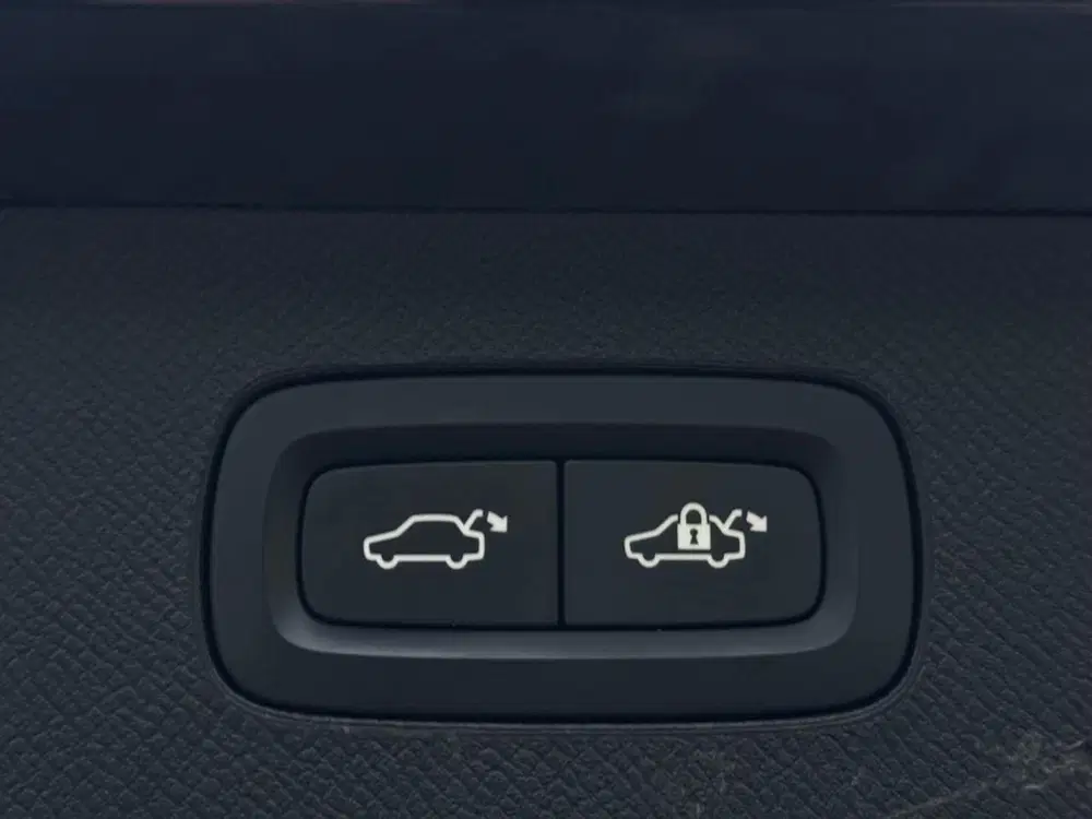 Volvo XC90 2.0 T8 Recharge AWD R-Design uit 2021, foto 8