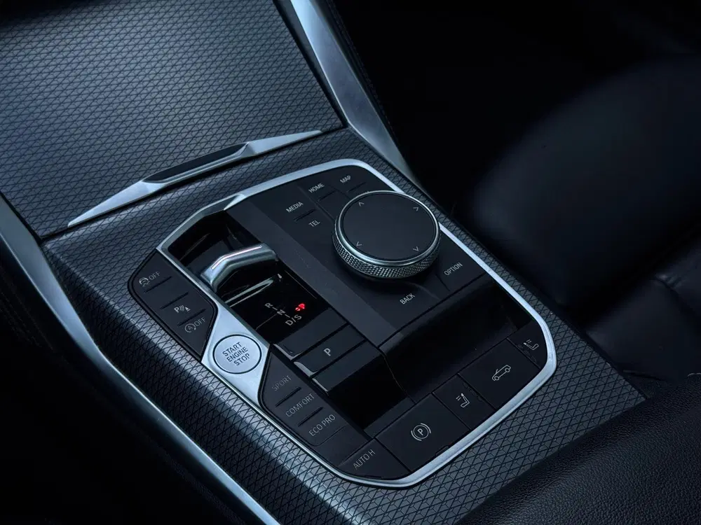 BMW 4-serie 420i High Executive uit 2023, foto 12
