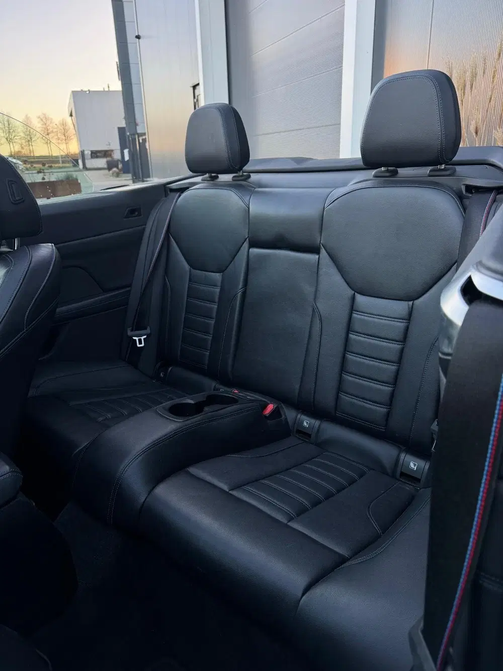 BMW 4-serie 420i High Executive uit 2023, foto 20