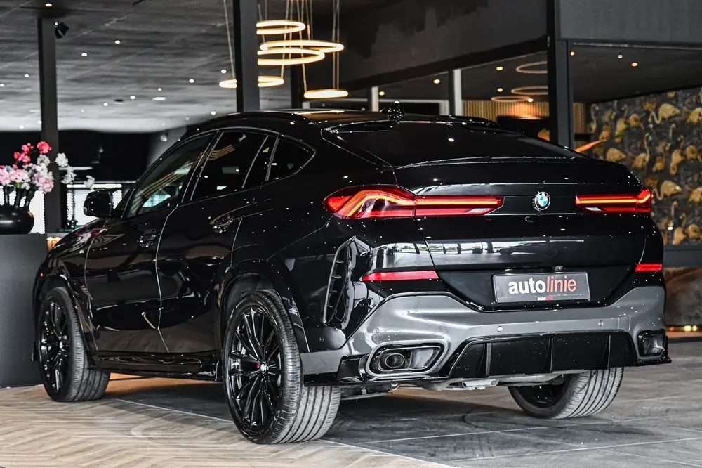 BMW X6 XDrive30d M-Sport uit 2022, foto 2