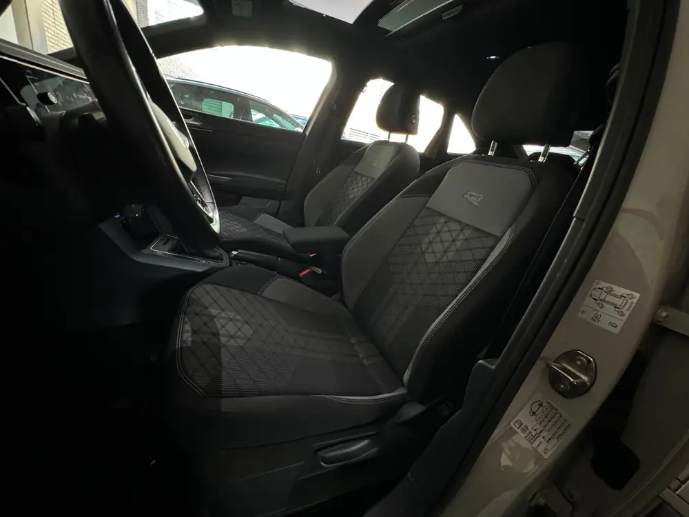 Volkswagen Taigo 1.0 TSI R-Line Pano|Lane Assist|Camera|Stoe uit 2022, foto 4