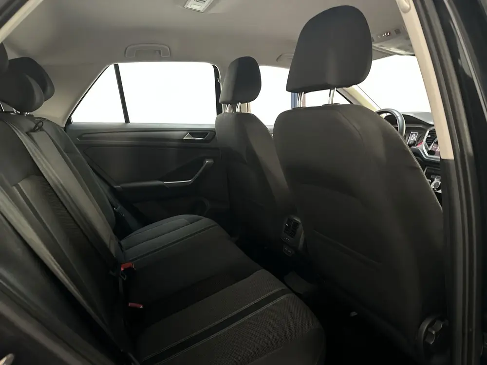 Volkswagen T-Roc 1.0 TSI Style Parkeersensoren Navigatie DAB uit 2021, foto 17
