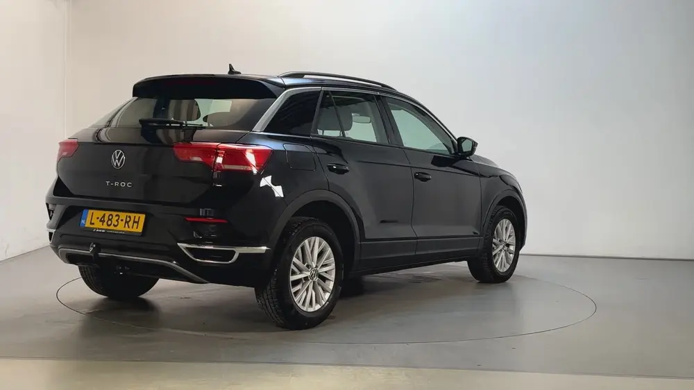 Volkswagen T-Roc 1.0 TSI Style Parkeersensoren Navigatie DAB uit 2021, foto 3