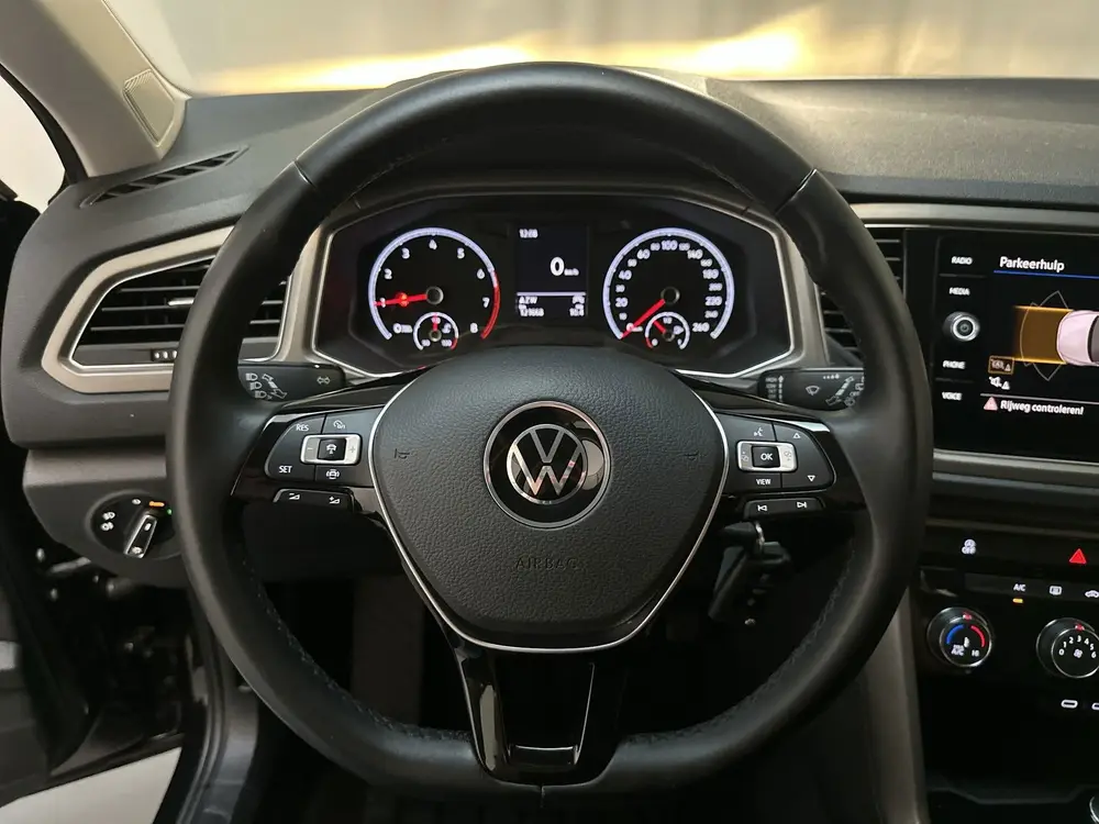 Volkswagen T-Roc 1.0 TSI Style Parkeersensoren Navigatie DAB uit 2021, foto 5