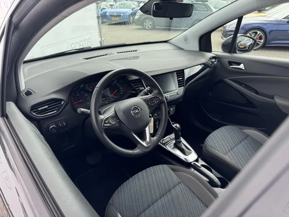 Opel Crossland 1.2 Turbo 120 Jaar Edition NL-AUTO uit 2019, foto 3