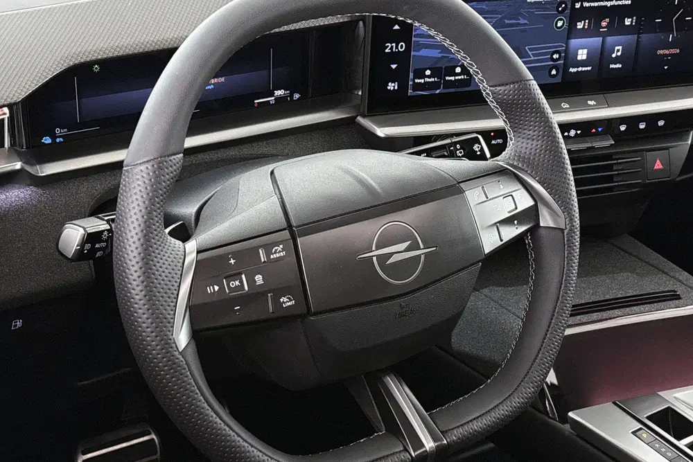 Opel Grandland 1.6 Turbo Plug-in-Hybrid Ultimate Panorama uit 2026, foto 13