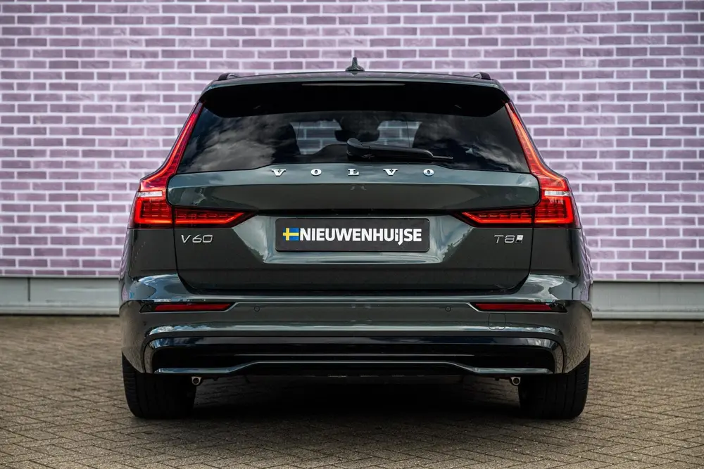 Volvo V60 2.0 T8 Plug-in hybrid AWD Plus Dark uit 2026, foto 11